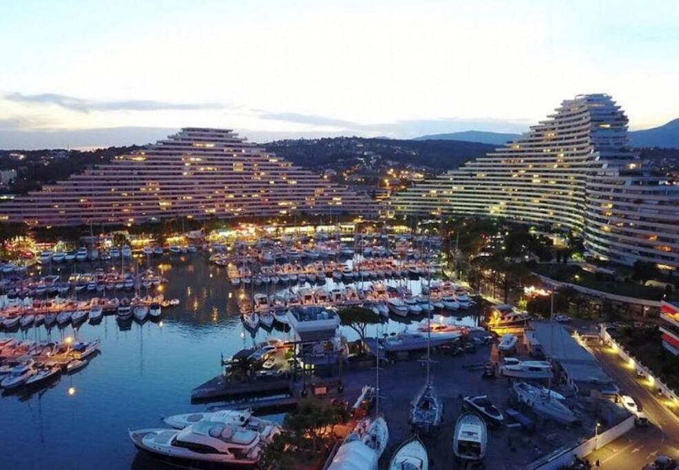 Superbe Appartement Front De Mer 卢贝新城 外观 照片